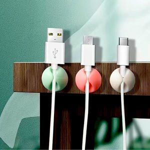 🌺 3-pack Of Desktop Cable Managers ✨NWT